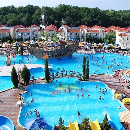 Atlant Hotel Набран Екстериор снимка
