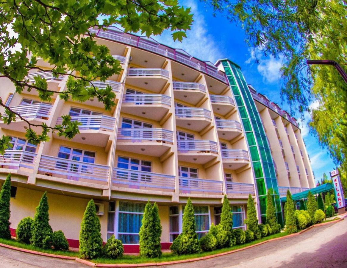 Atlant Hotel Набран Екстериор снимка