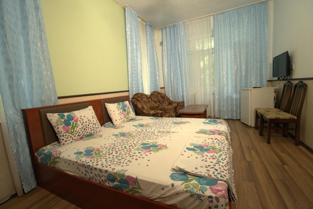 Atlant Hotel Набран Екстериор снимка