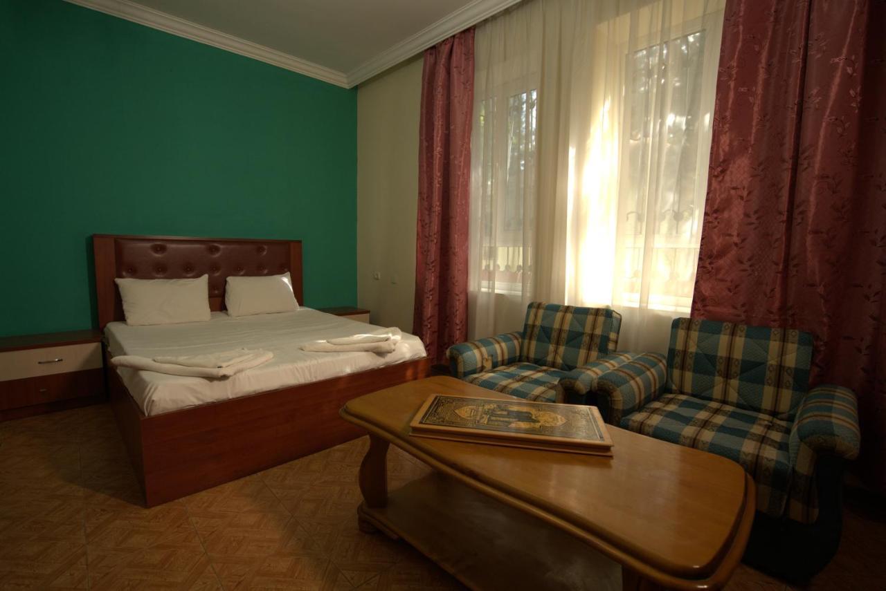 Atlant Hotel Набран Екстериор снимка